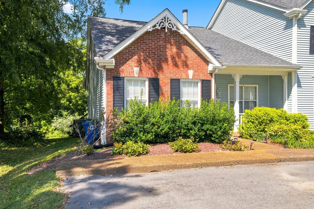 1227 Carriage Park Dr Franklin, TN 37064