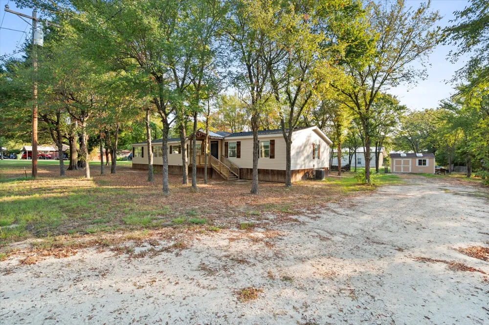 114 Kingswood Drive Streetman, TX 75859
