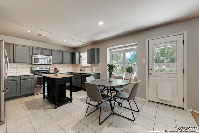 2377 CARSON LOOP New Braunfels, TX 78130
