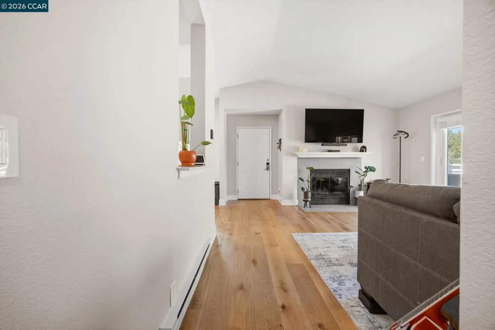 158 Bayside Court Richmond, CA 94804