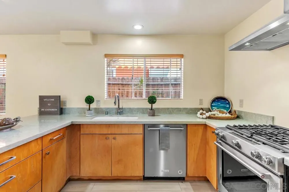 190 Evergreen Ave Imperial Beach, CA 91932