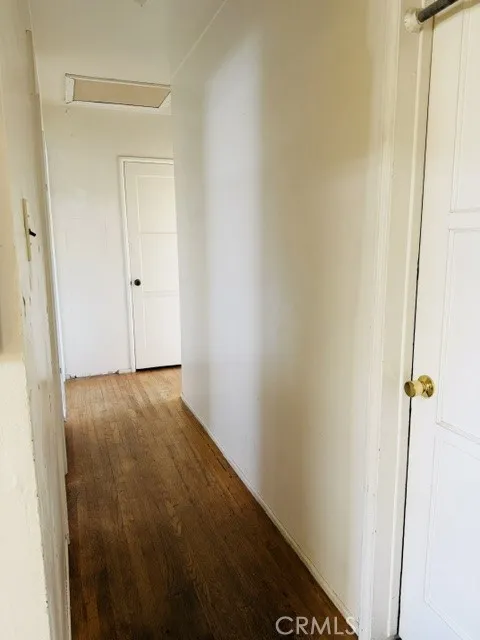 13708 S Menlo Gardena, CA 90247