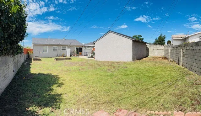 13708 S Menlo Gardena, CA 90247