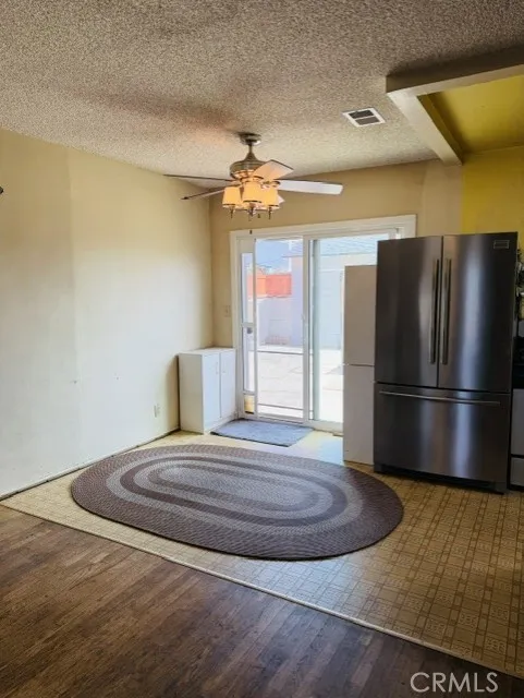 13708 S Menlo Gardena, CA 90247