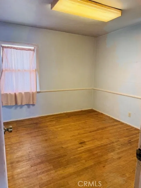 13708 S Menlo Gardena, CA 90247