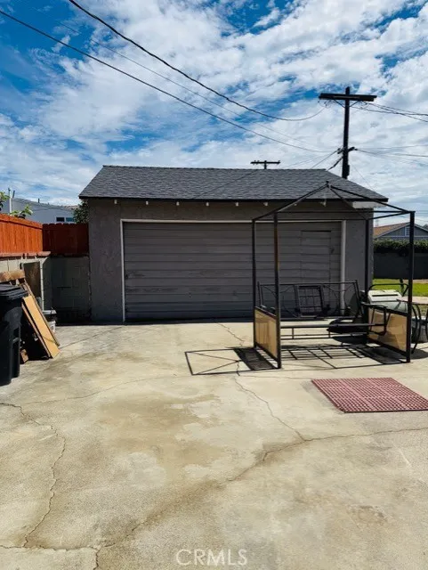 13708 S Menlo Gardena, CA 90247