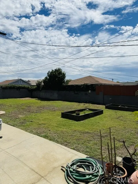 13708 S Menlo Gardena, CA 90247