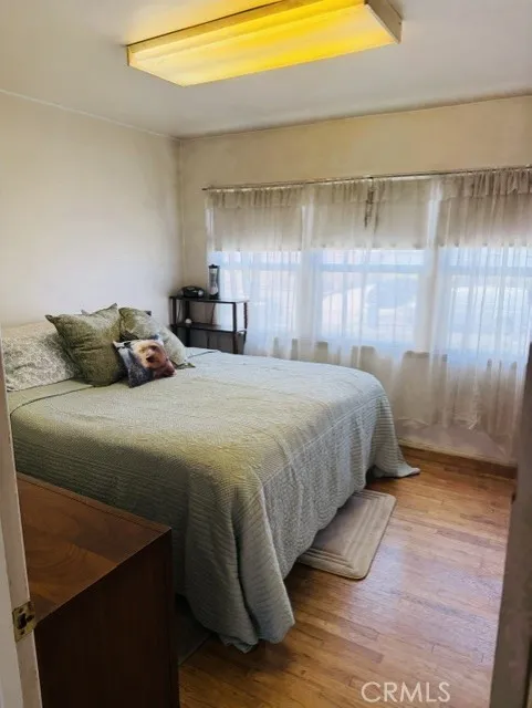 13708 S Menlo Gardena, CA 90247