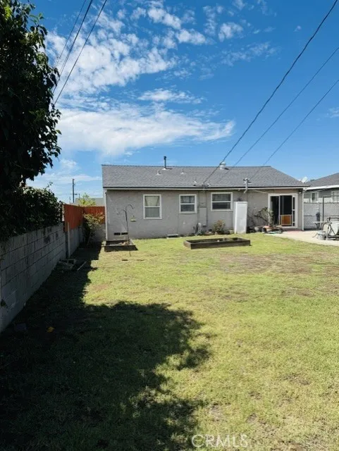13708 S Menlo Gardena, CA 90247
