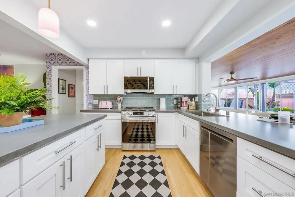 1626 Oliver San Diego, CA 92109