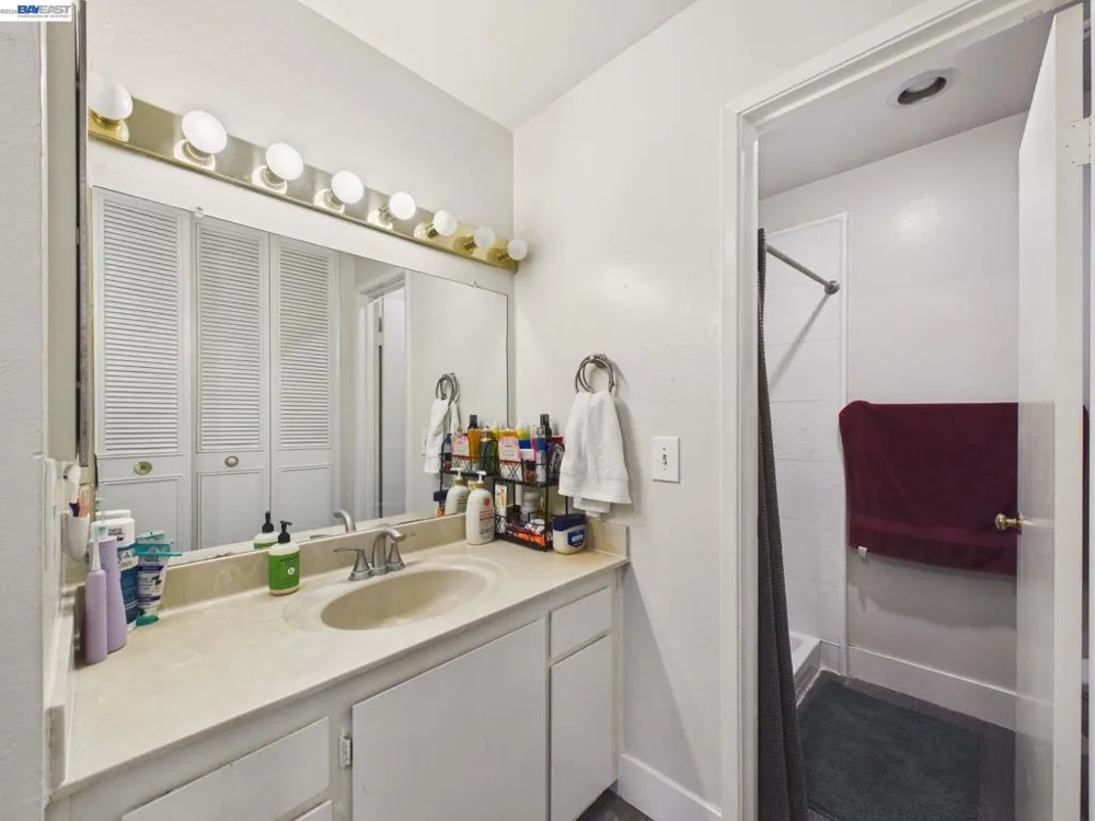1750 Halford Ave #211 Santa Clara, CA 95051