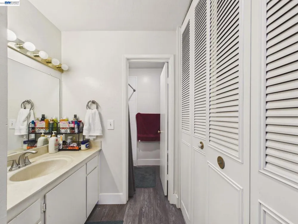 1750 Halford Ave #211 Santa Clara, CA 95051