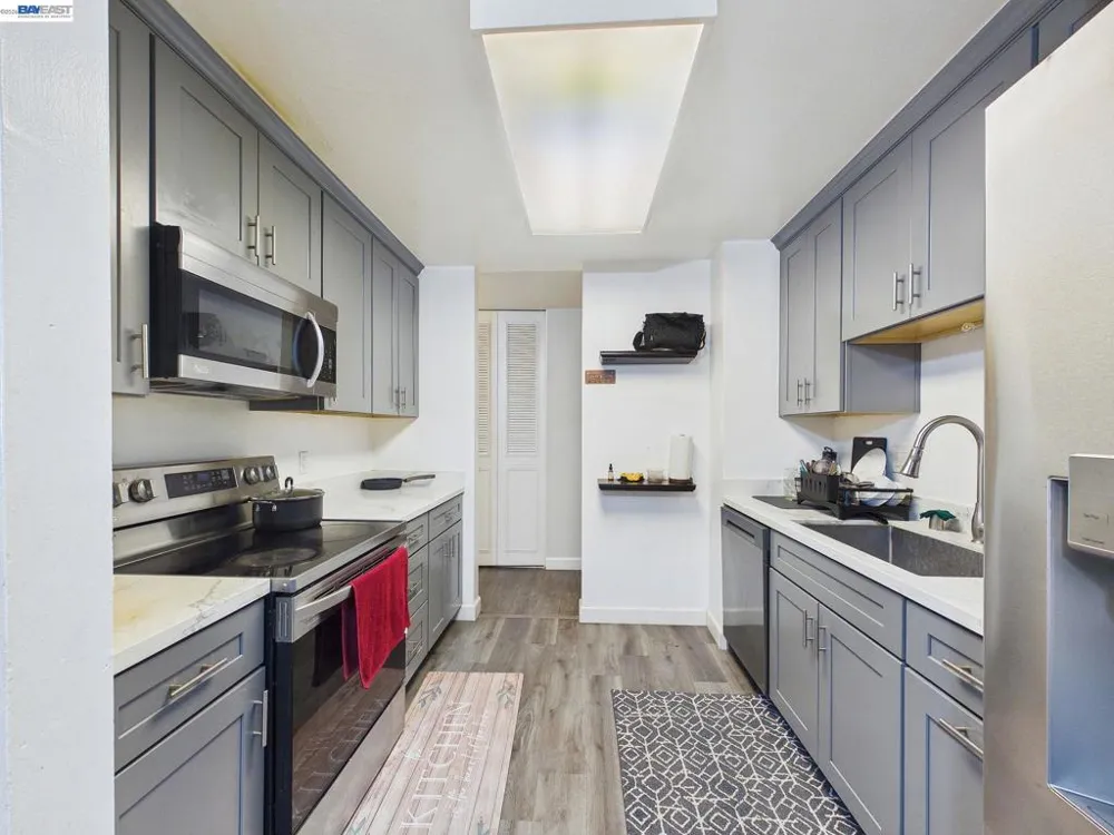 1750 Halford Ave #211 Santa Clara, CA 95051