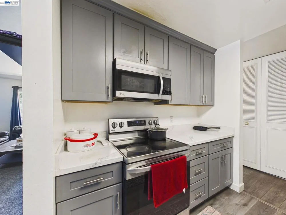 1750 Halford Ave #211 Santa Clara, CA 95051
