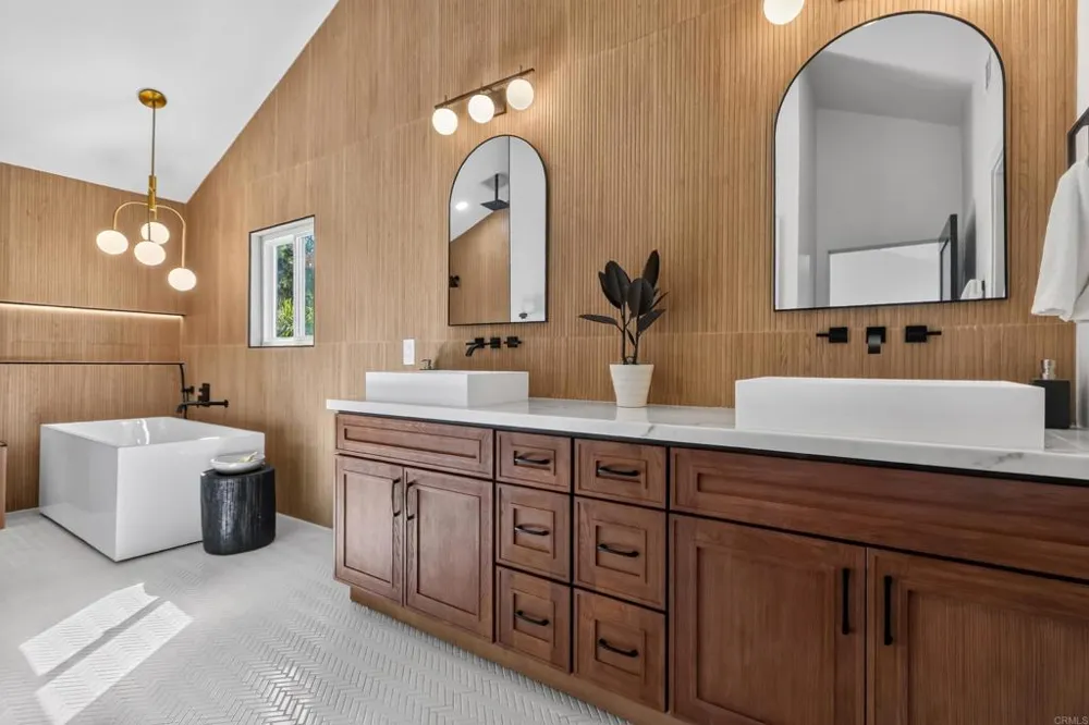 1207 Branding Iron Circle Vista, CA 92081