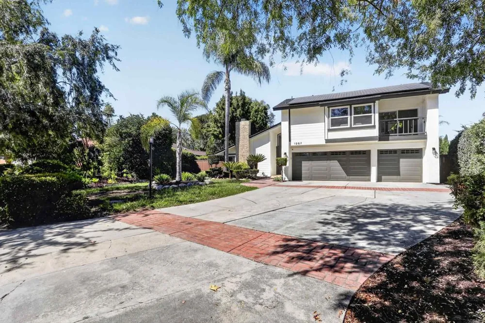 1207 Branding Iron Circle Vista, CA 92081