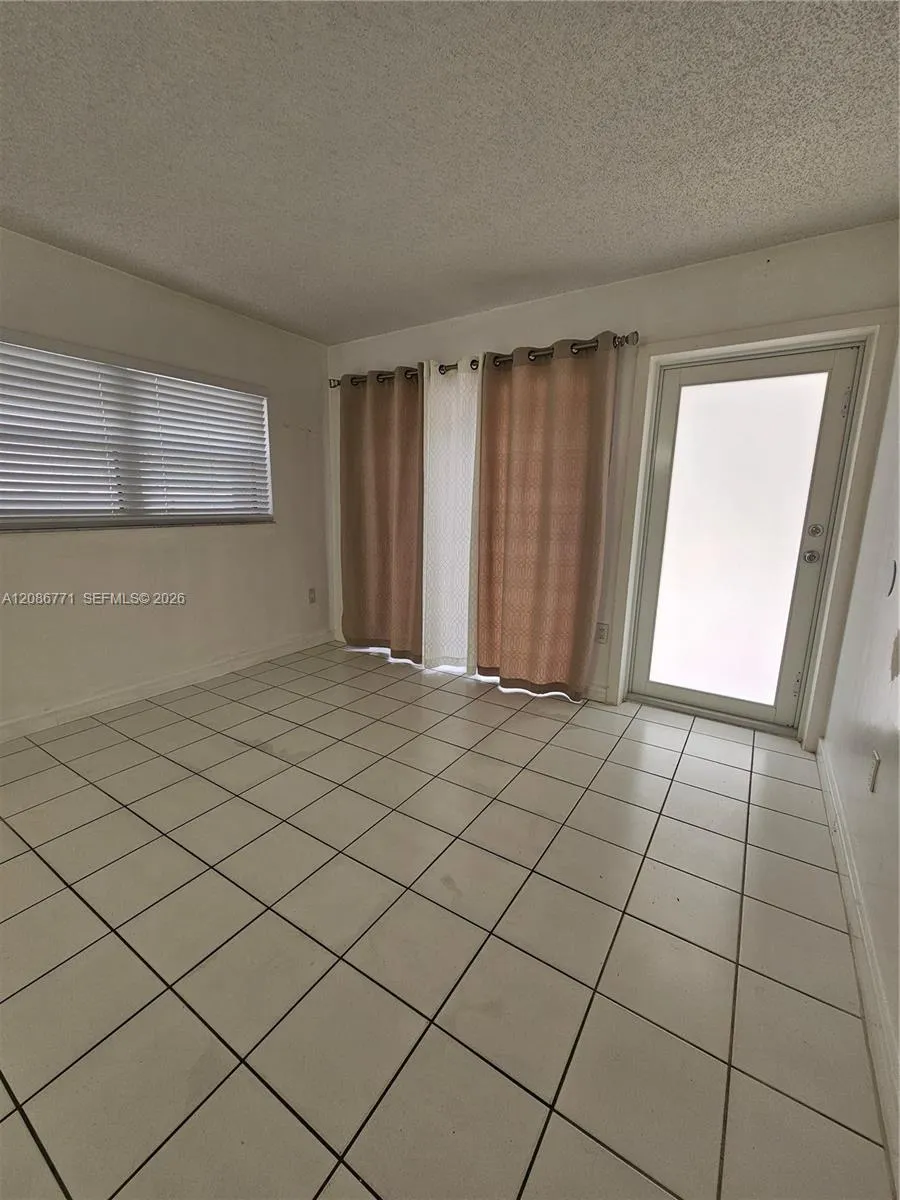 15385 SW 76th Ter #107 Miami, FL 33193
