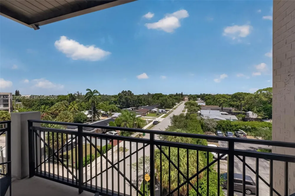 4100 SW 64th Ave #408 Davie, FL 33314