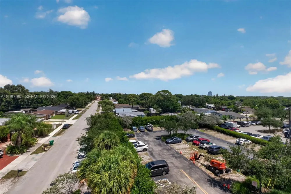 4100 SW 64th Ave #408 Davie, FL 33314