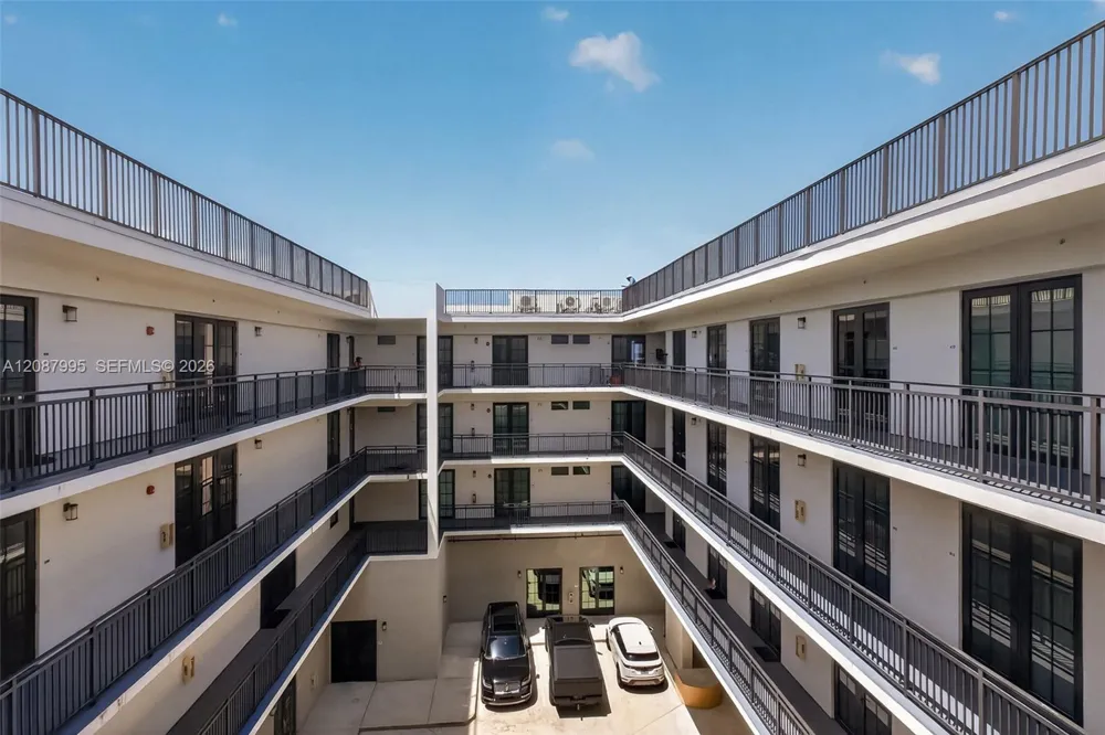 4100 SW 64th Ave #408 Davie, FL 33314