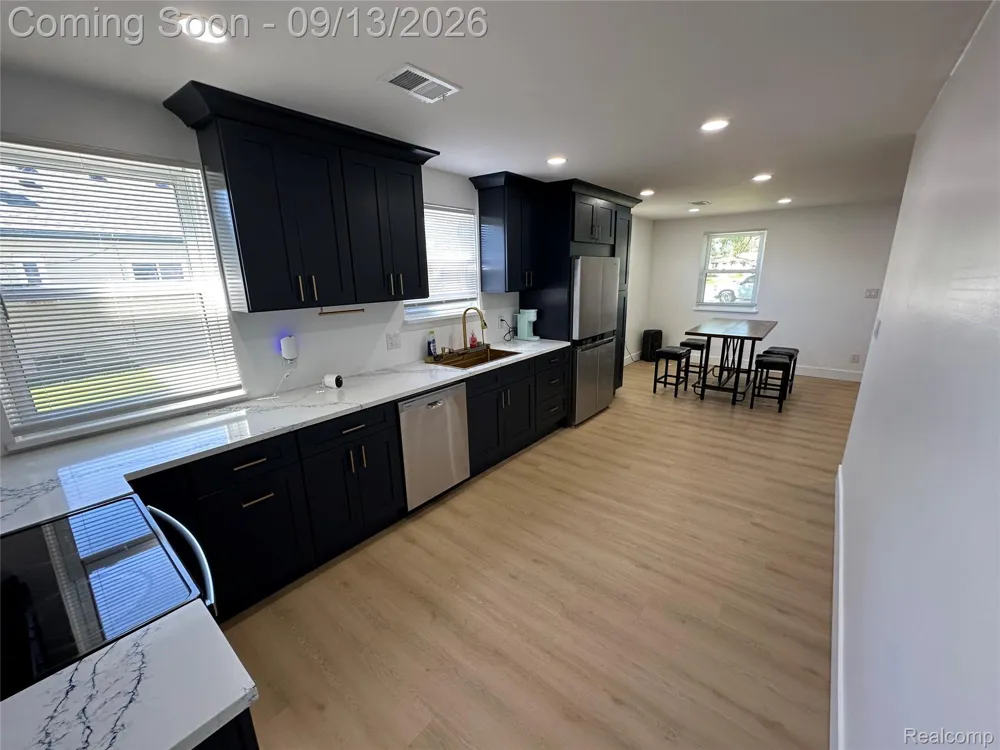 47978 Jefferson Avenue Chesterfield Township, MI 48047