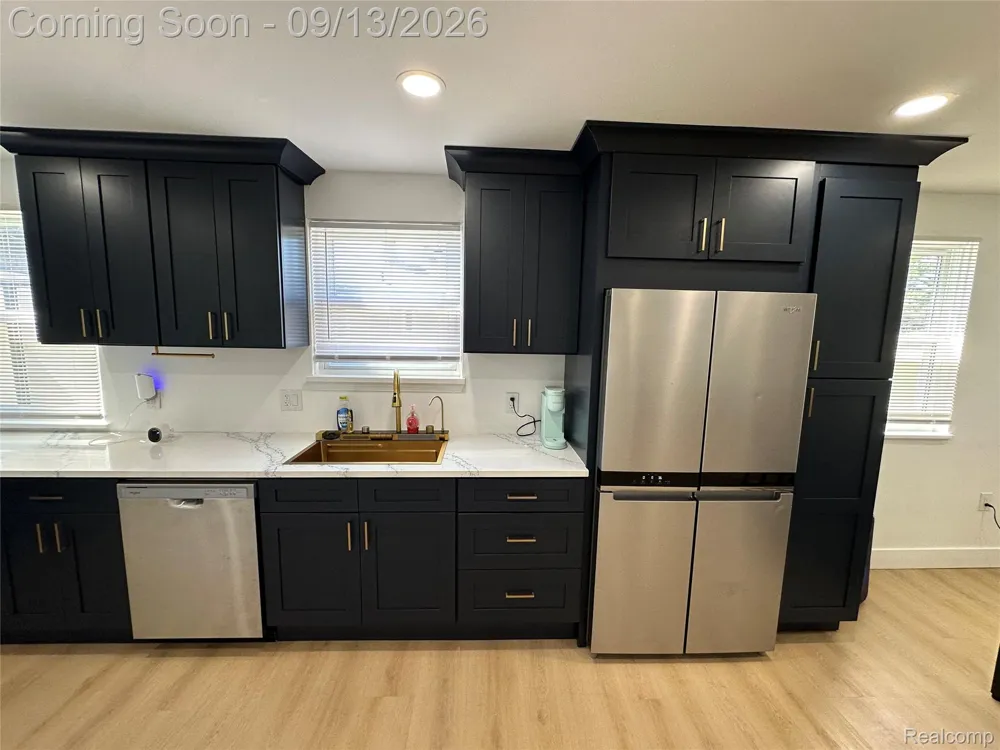 47978 Jefferson Avenue Chesterfield Township, MI 48047