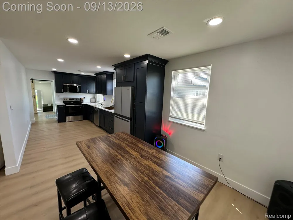 47978 Jefferson Avenue Chesterfield Township, MI 48047
