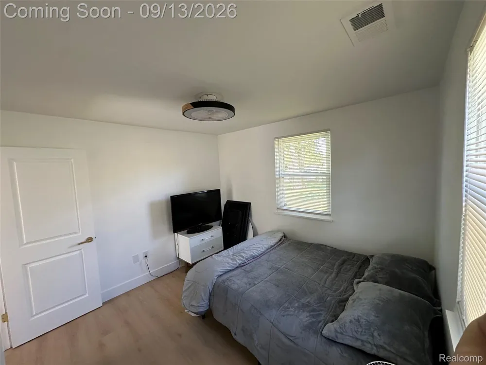 47978 Jefferson Avenue Chesterfield Township, MI 48047