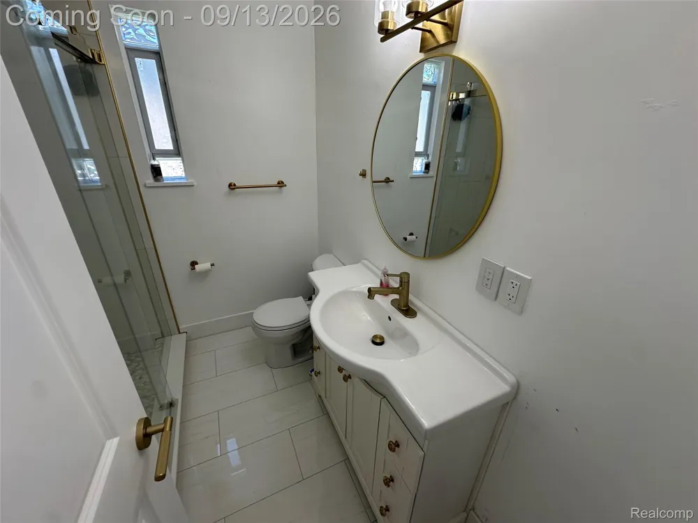 47978 Jefferson Avenue Chesterfield Township, MI 48047