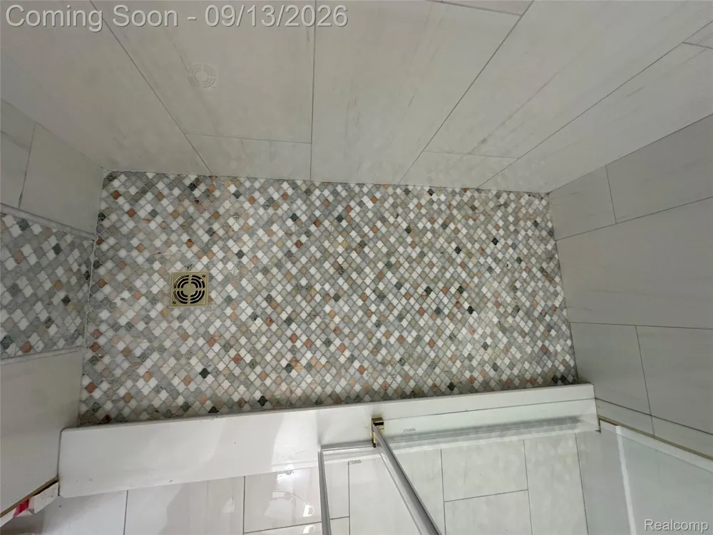 47978 Jefferson Avenue Chesterfield Township, MI 48047