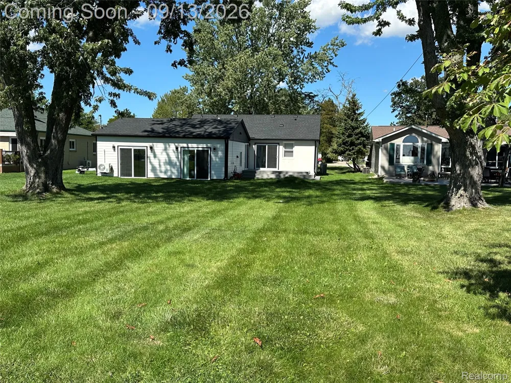 47978 Jefferson Avenue Chesterfield Township, MI 48047