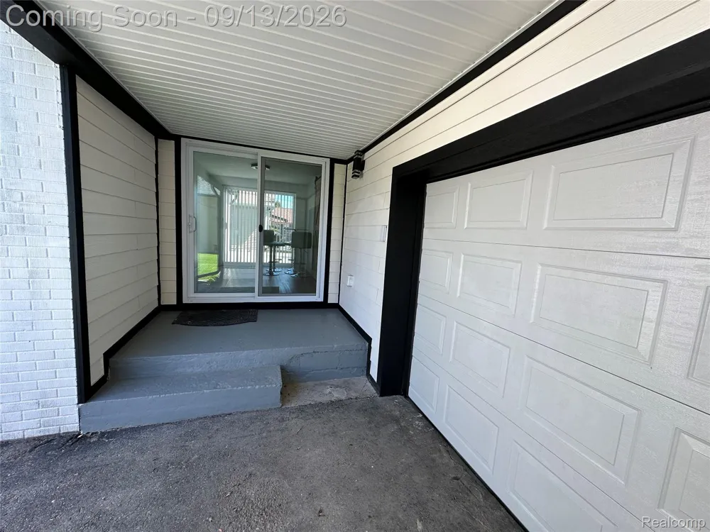 47978 Jefferson Avenue Chesterfield Township, MI 48047