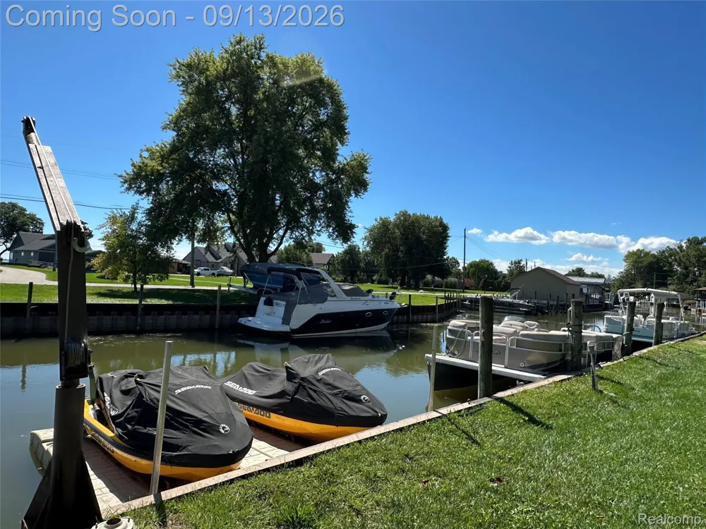 47978 Jefferson Avenue Chesterfield Township, MI 48047