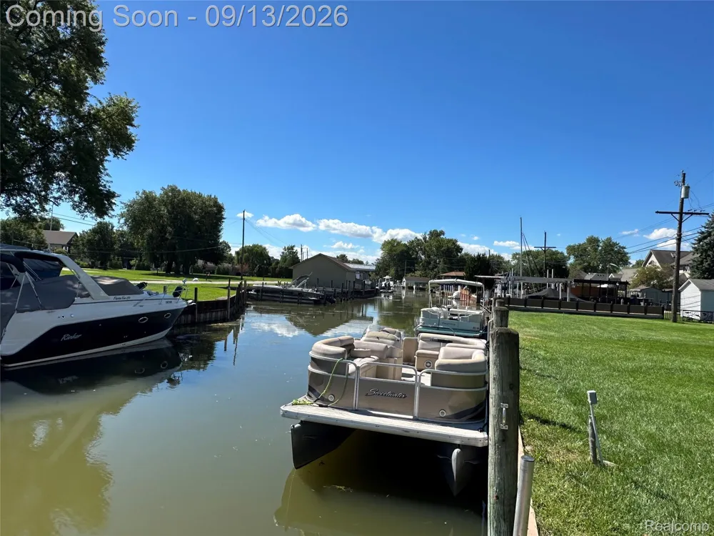 47978 Jefferson Avenue Chesterfield Township, MI 48047