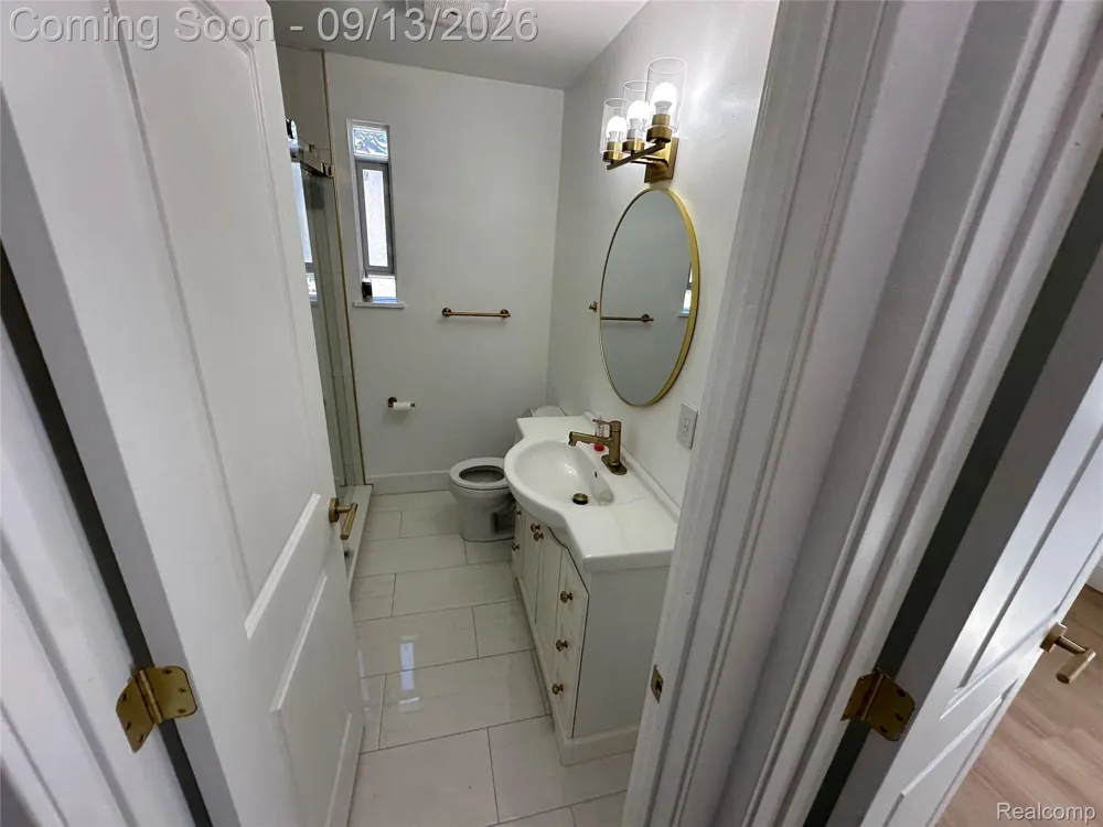 47978 Jefferson Avenue Chesterfield Township, MI 48047