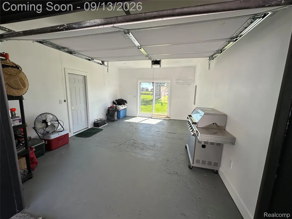 47978 Jefferson Avenue Chesterfield Township, MI 48047