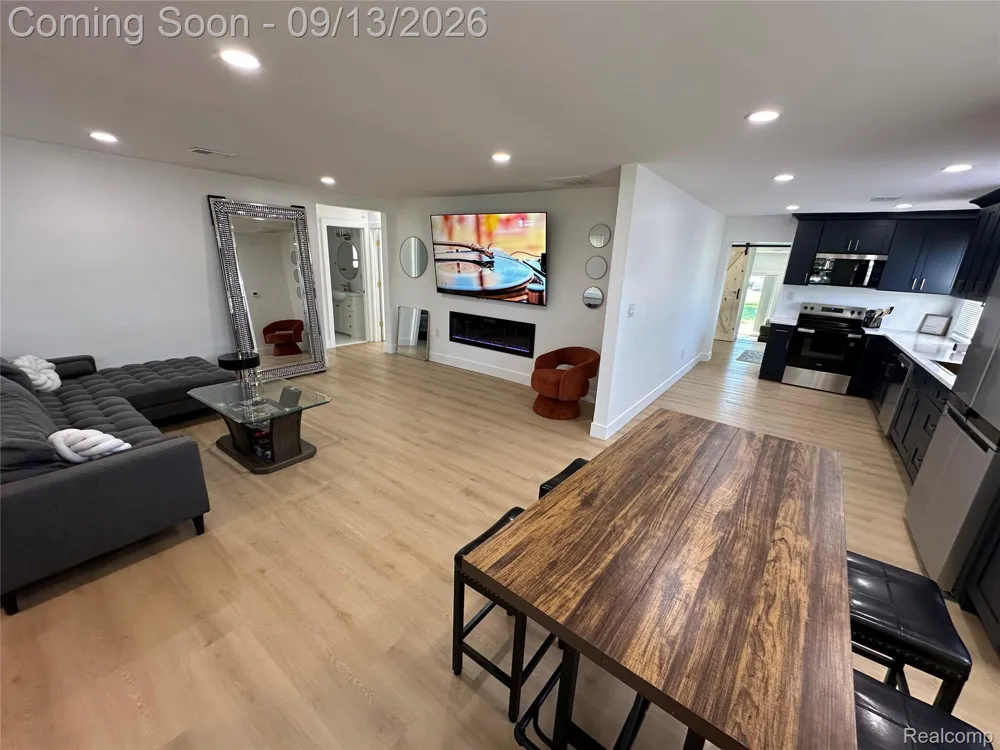 47978 Jefferson Avenue Chesterfield Township, MI 48047