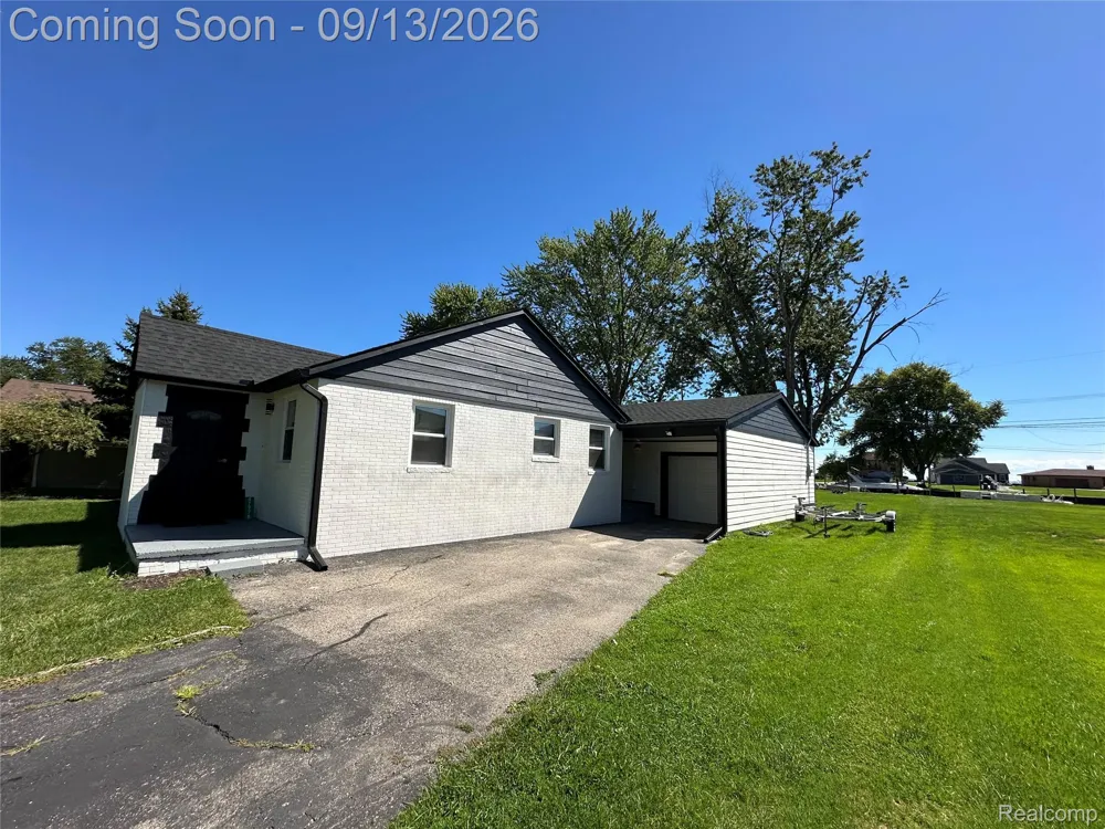 47978 Jefferson Avenue Chesterfield Township, MI 48047