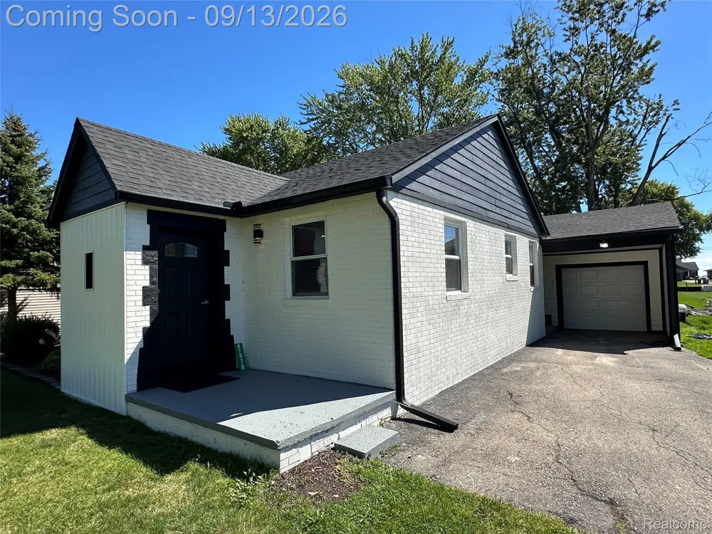 47978 Jefferson Avenue Chesterfield Township, MI 48047