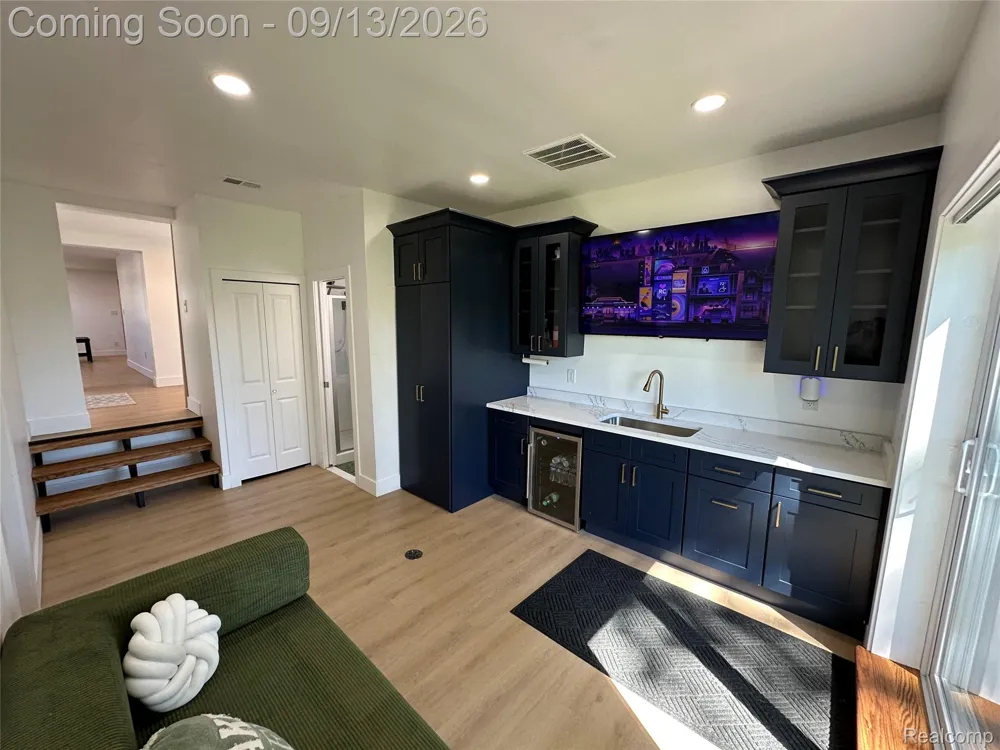 47978 Jefferson Avenue Chesterfield Township, MI 48047