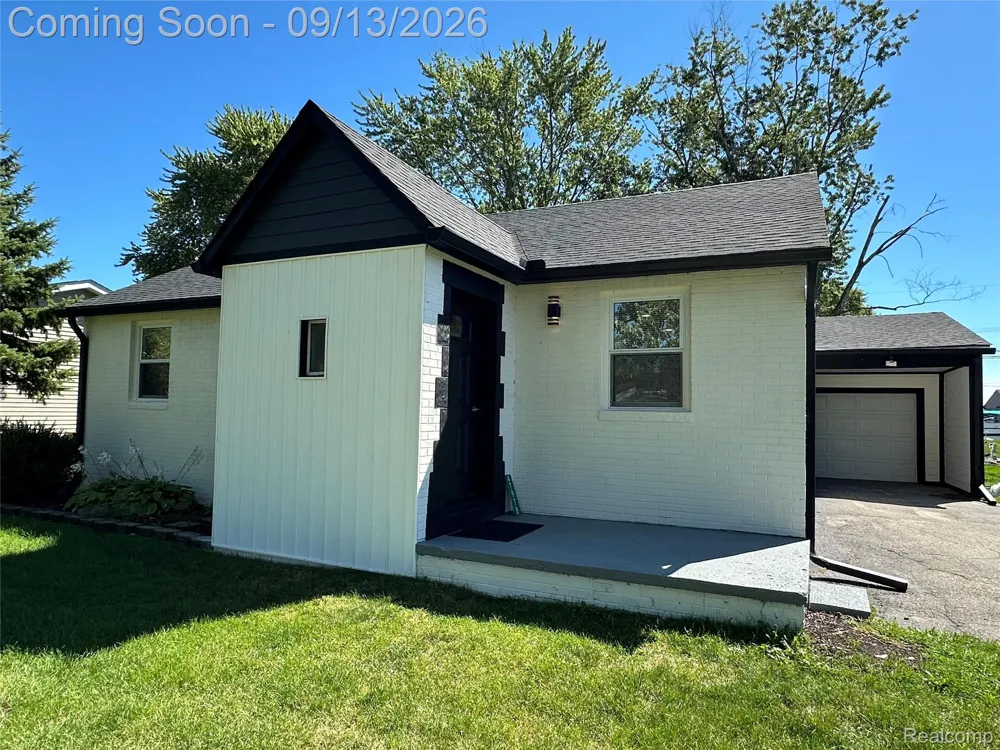 47978 Jefferson Avenue Chesterfield Township, MI 48047