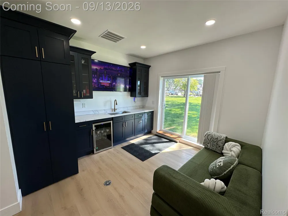 47978 Jefferson Avenue Chesterfield Township, MI 48047