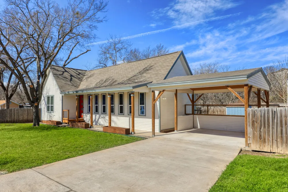 1704 Webberville Road Austin, TX 78721