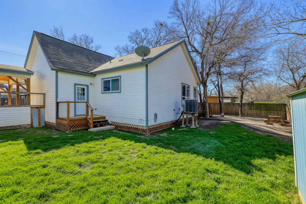 1704 Webberville Road Austin, TX 78721