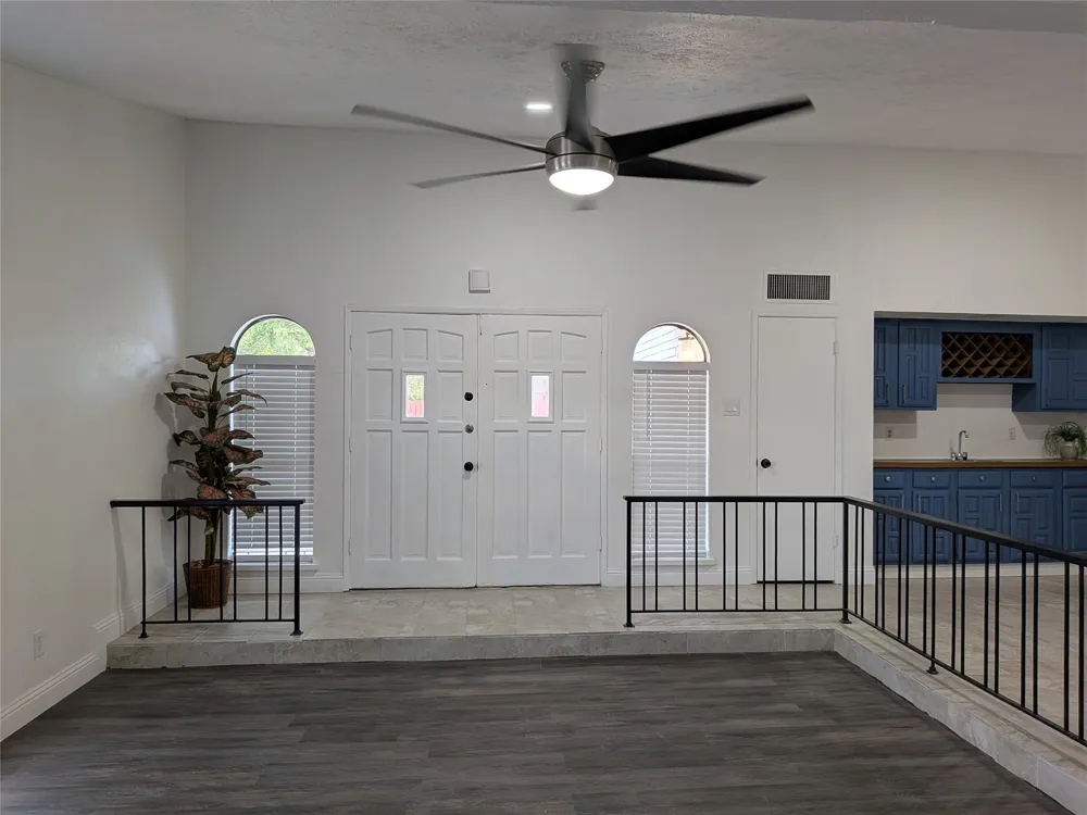 9015 High Plain Lane Dallas, TX 75249
