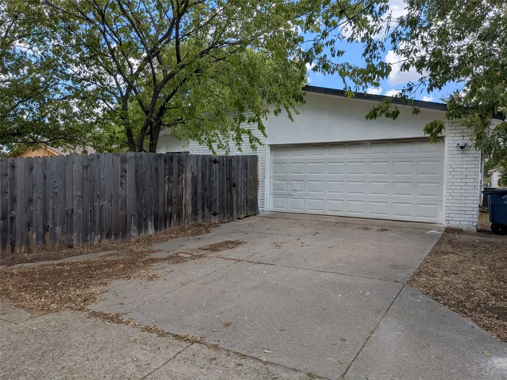 9015 High Plain Lane Dallas, TX 75249