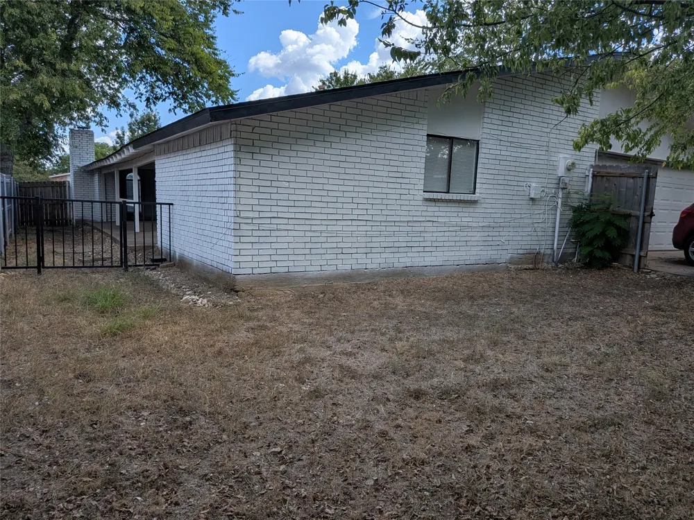 9015 High Plain Lane Dallas, TX 75249