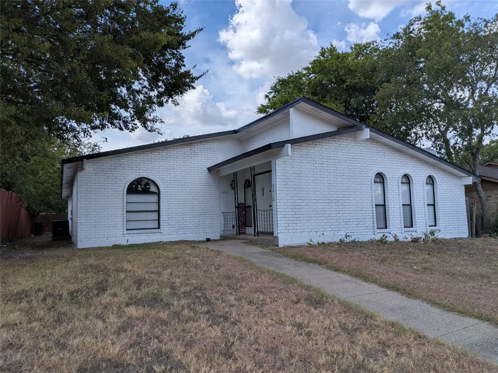 9015 High Plain Lane Dallas, TX 75249