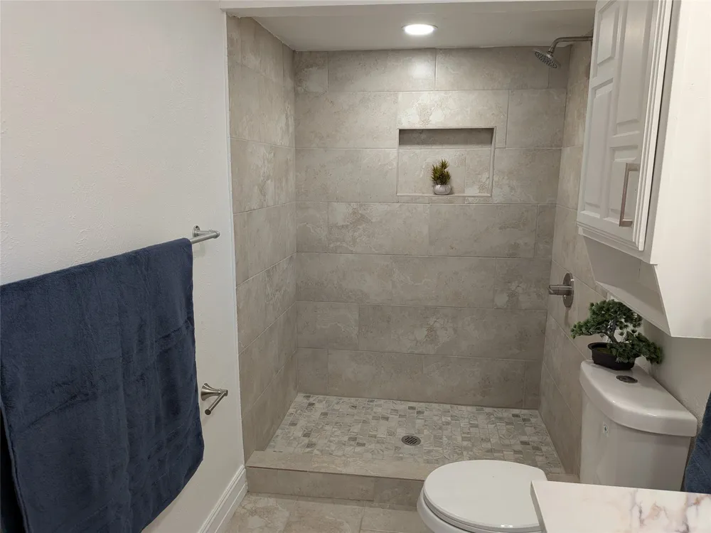 9015 High Plain Lane Dallas, TX 75249