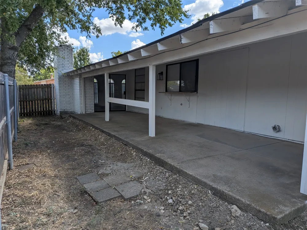 9015 High Plain Lane Dallas, TX 75249